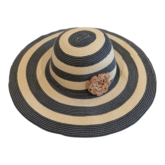 D&Y Accessories - D&Y Black and Tan Striped Hat with Floral Detail